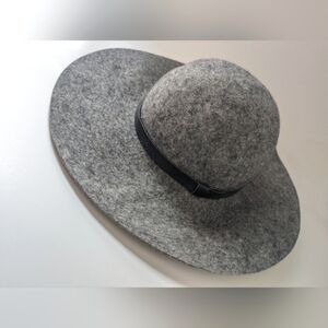 Target Women’s Gray Wide Brim Floppy Hat
